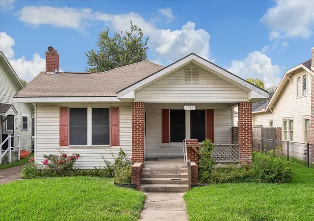 Photo 1 of Sale Pending at 1013 Key St, Houston, TX 77009 | MLS# 28106320 | Listing updated on 2026-09-16