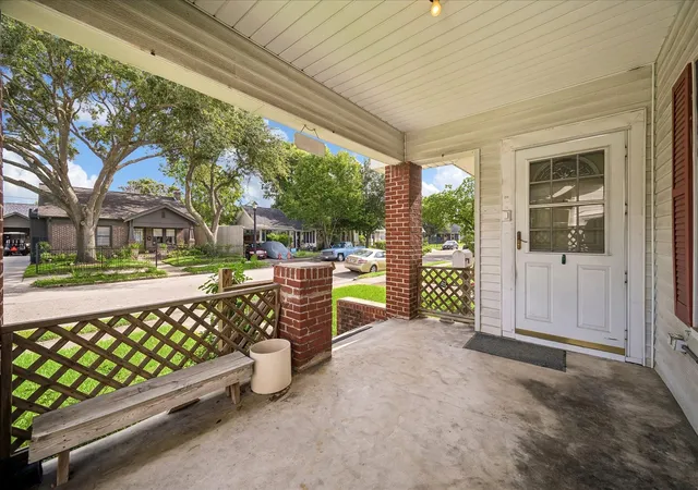 Photo 2 of Sale Pending at 1013 Key St, Houston, TX 77009 | MLS# 28106320 | Listing updated on 2026-09-16