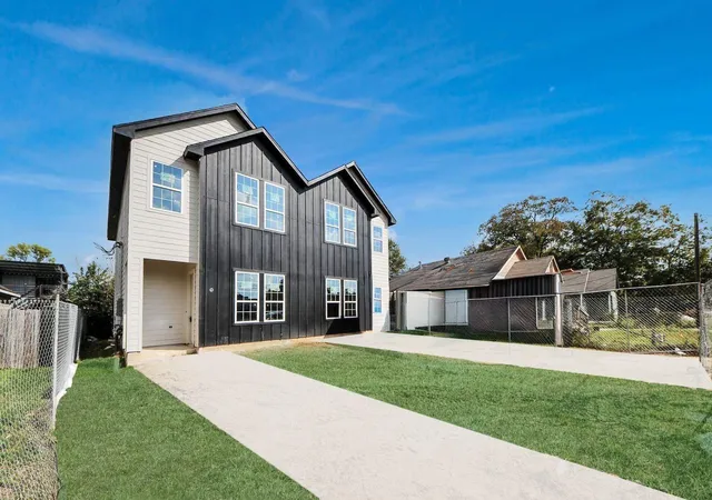 Photo 2 of Multi family home for sale at 4413 Mckinley St Rd, Houston, TX 77051 | MLS# 37031354 | Listing updated on 2026-06-08