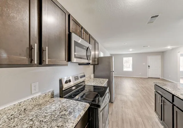 Photo 4 of Single family home for sale at 423 Armstrong St, Houston, TX 77029 | MLS# 28592869 | Listing updated on 2026-08-27