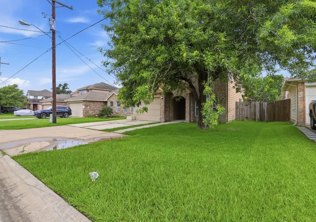 2nd image of 2325 Shady Tree Ln, Conroe, TX 77301 | MLS# 17277555