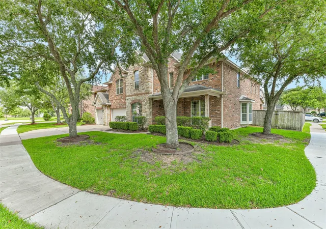 2nd image of 12206 Bell Creek Dr, Pearland, TX 77584 | MLS# 93937647