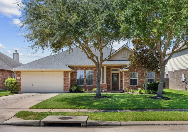 Photo 1 of Single family home for sale at 914 Fort Hl Ln, Rosenberg, TX 77469 | MLS# 8129952 | Listing updated on 2026-10-05