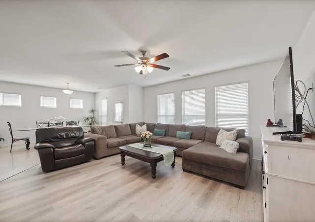 Photo 3 of Single family home for sale at 6719 Northchester Dr, Katy, TX 77493 | MLS# 71911819 | Listing updated on 2026-08-02