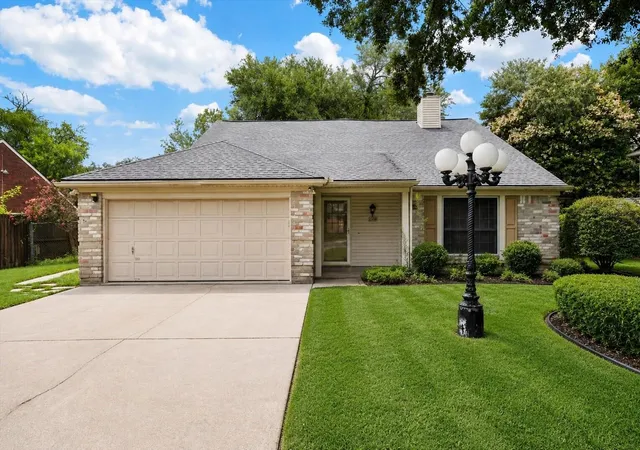 1st image of 2316 Francis Dr, Pearland, TX 77581 | MLS# 2399473