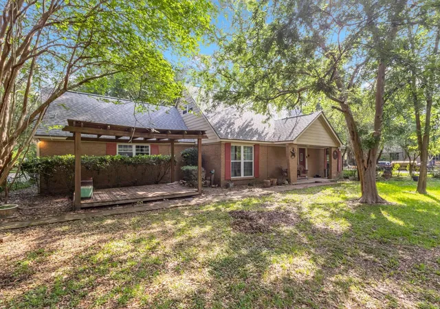 Homes for sale in Sour Lake, TX | 334 Pinehurst Dr, Sour Lake, TX 77659 | MLS# 41894166
