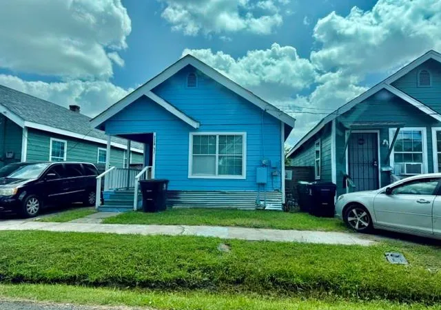 Photo 2 of Single family home for sale at 2326 Bringhurst St #7, Houston, TX 77026 | MLS# 41055724 | Listing updated on 2026-09-09