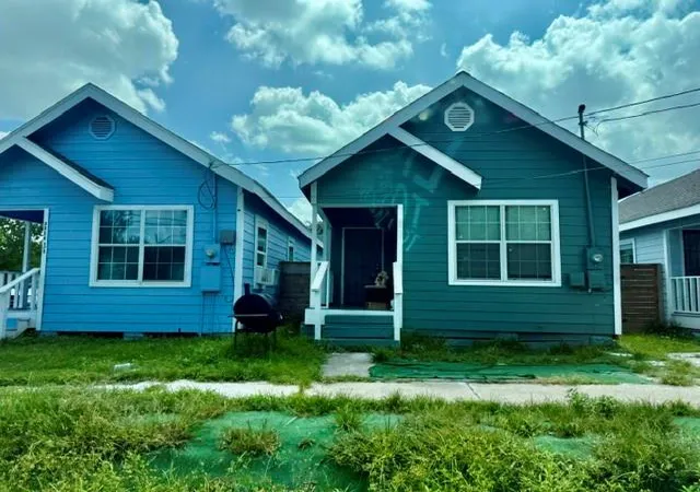 Photo 3 of Single family home for sale at 2326 Bringhurst St #7, Houston, TX 77026 | MLS# 41055724 | Listing updated on 2026-09-09