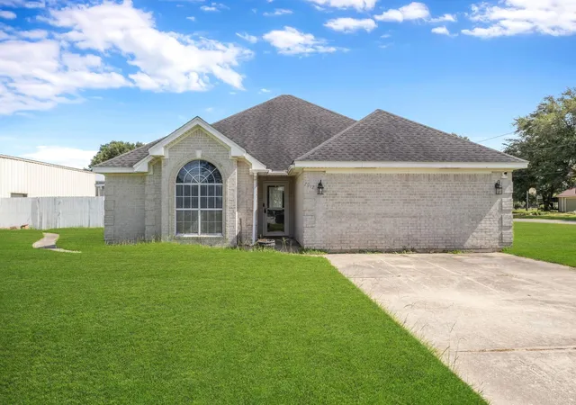 1st image of 7912 South Dr, Beaumont, TX 77705 | MLS# 34778709