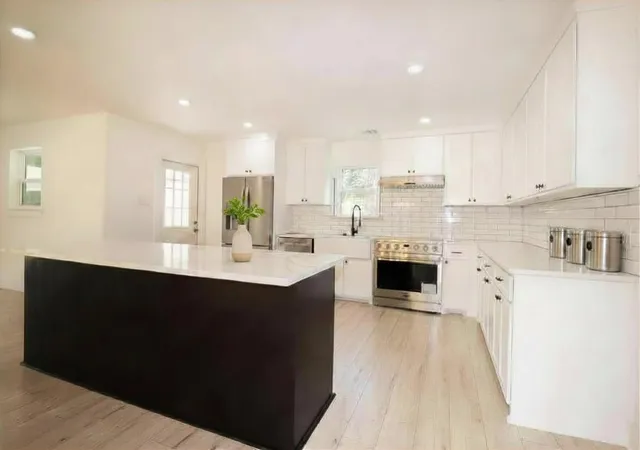 3rd image of 54 Windmill Dr, Hempstead, TX 77445 | MLS# 50239919