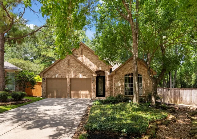 Homes for sale in The Woodlands, TX | 43 Tethered Vine Pl, The Woodlands, TX 77382 | MLS# 42605815