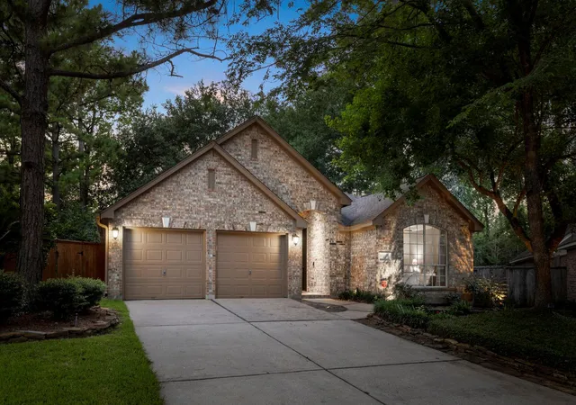 Homes for sale in The Woodlands, TX | 43 Tethered Vine Pl, The Woodlands, TX 77382 | MLS# 42605815