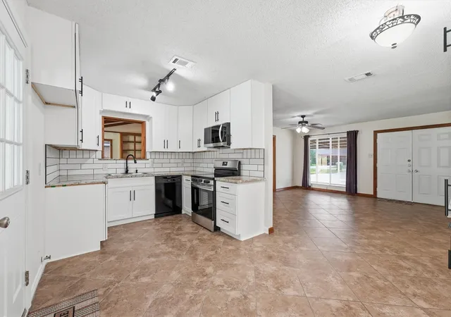 3rd image of 1305 Denison Ave, Cleveland, TX 77327 | MLS# 37042479