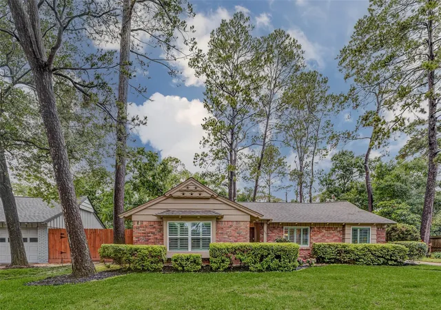 2nd image of 1615 Imperial Crown Dr, Houston, TX 77043 | MLS# 11033553