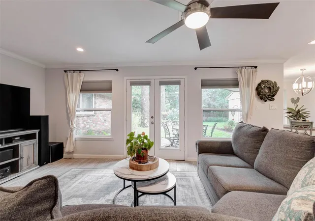 4th image of 1615 Imperial Crown Dr, Houston, TX 77043 | MLS# 11033553