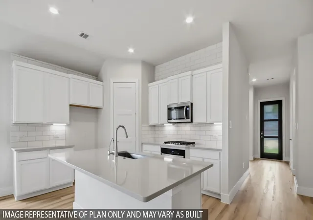 Photo 2 of Sale Pending at 607 Paisley Harbor Ct, Conroe, TX 77304 | MLS# 5854957 | Listing updated on 2026-09-14