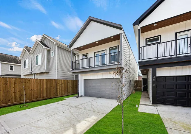 2nd image of 4512 Noble St, Houston, TX 77020 | MLS# 98076656