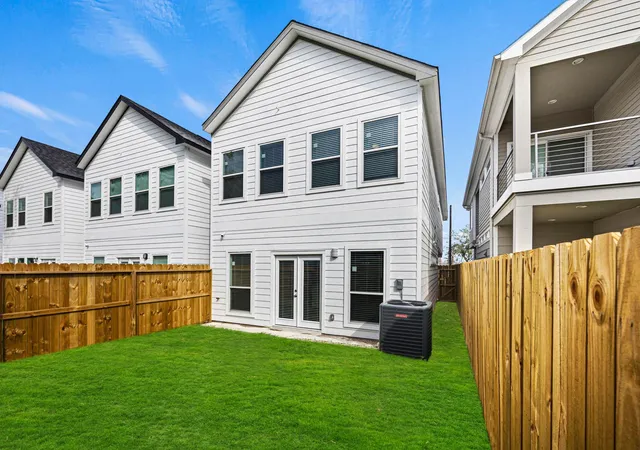 4th image of 4512 Noble St, Houston, TX 77020 | MLS# 98076656