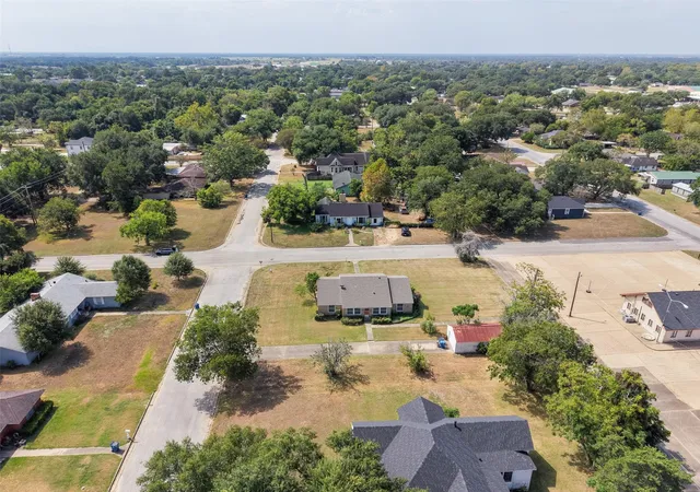Photo 3 of Single family home for sale at 810 Main St, Hempstead, TX 77445 | MLS# 45442720 | Listing updated on 2026-09-08