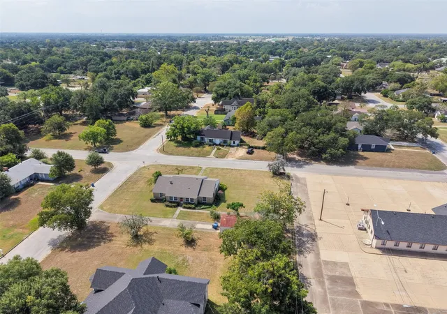 Photo 4 of Single family home for sale at 810 Main St, Hempstead, TX 77445 | MLS# 45442720 | Listing updated on 2026-09-08