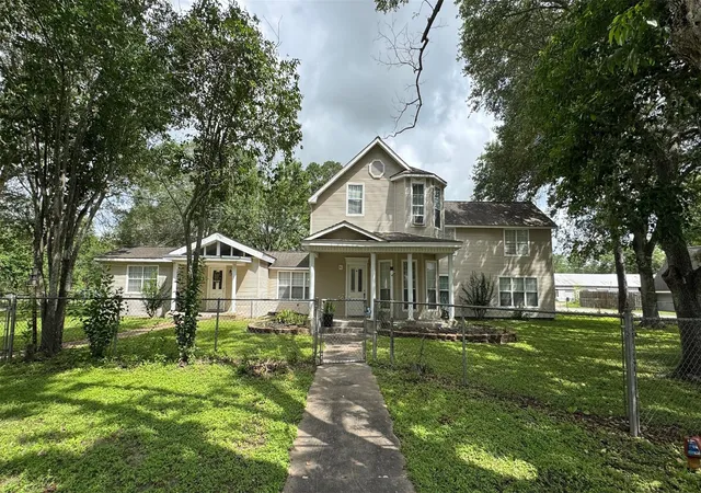 2nd image of 411 Church St, El Campo, TX 77437 | MLS# 25414674