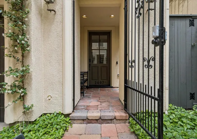 Homes for sale in Houston, TX | 2407 Brazoria St #A, Houston, TX 77019 | MLS# 26540413