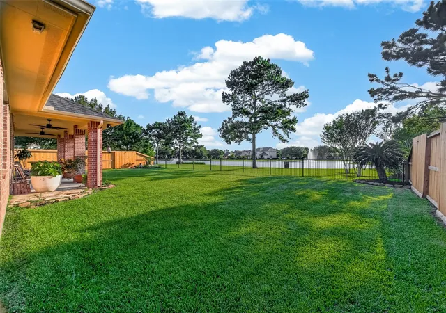 3rd image of 405 Wickford Ct, League City, TX 77573 | MLS# 81566473
