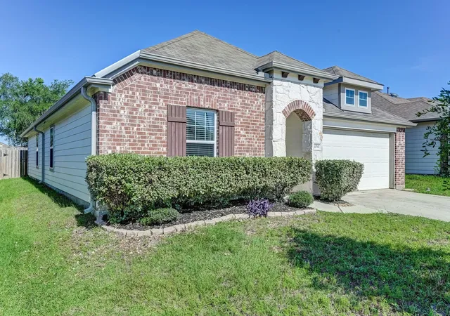 Photo 3 of Sale Pending at 40541 Mostyn Lake Dr, Magnolia, TX 77354 | MLS# 98801047 | Listing updated on 2026-09-10