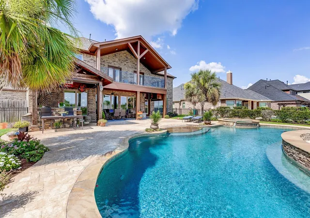 Photo 1 of Sale Pending at 108 Waterstone Dr, Montgomery, TX 77356 | MLS# 73630520 | Listing updated on 2026-09-20