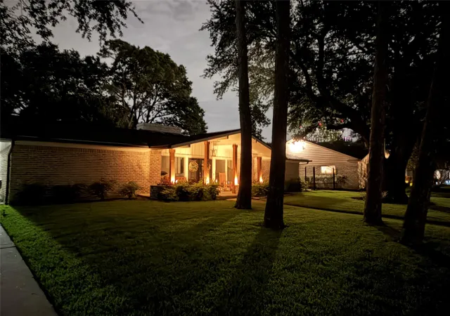 24th image of 10610 Chevy Chase Dr, Houston, TX 77042 | MLS# 23089429