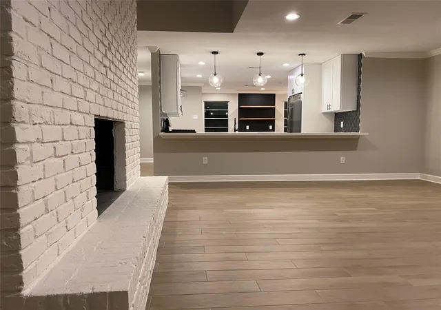 5th image of 10610 Chevy Chase Dr, Houston, TX 77042 | MLS# 23089429