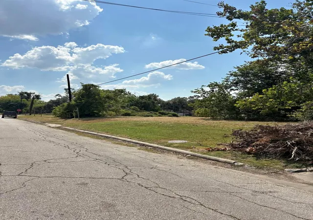 Photo 2 of Land for sale at 0000 Cavalcade St, Houston, TX 77026 | MLS# 5550517 | Listing updated on 2026-04-25