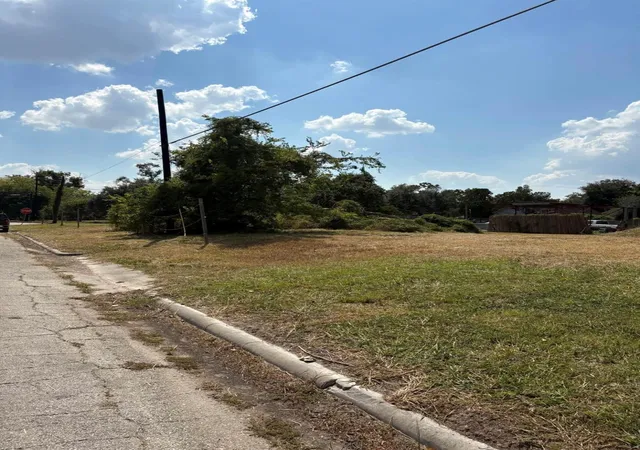 Photo 3 of Land for sale at 0000 Cavalcade St, Houston, TX 77026 | MLS# 5550517 | Listing updated on 2026-04-25
