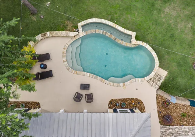 Photo 3 of Single family home for sale at 3924 Amanda Ct, Dickinson, TX 77539 | MLS# 81889866 | Listing updated on 2026-09-14