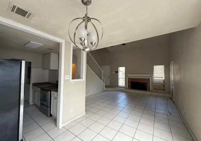 Photo 3 of Sale Pending at 9333 Pagewood Ln, Houston, TX 77063 | MLS# 27693877 | Listing updated on 2026-09-20