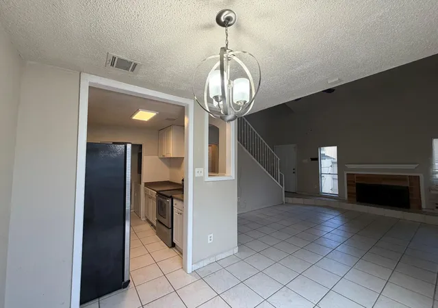 Photo 4 of Sale Pending at 9333 Pagewood Ln, Houston, TX 77063 | MLS# 27693877 | Listing updated on 2026-09-20