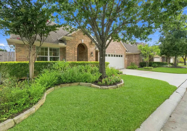 Photo 2 of Single family home for sale at 15243 Scenic Woodland Dr, Conroe, TX 77384 | MLS# 69889247 | Listing updated on 2026-09-10