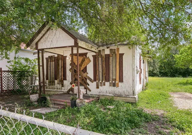 4th image of 904 S San Joaquin Ave, San Antonio, TX 78237 | MLS# 52568416