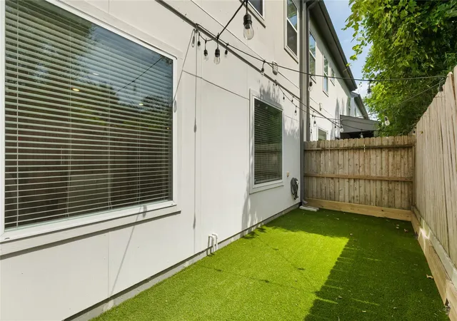 Photo 3 of Single family home for sale at 808 Woodcrest Dr #A, Houston, TX 77018 | MLS# 60043853 | Listing updated on 2026-07-24