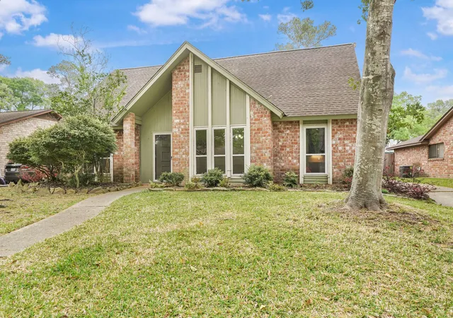 Homes for sale in Kingwood, TX | 2918 Laurel Fork Dr, Kingwood, TX 77339 | MLS# 95642705