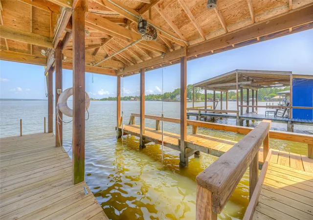 3rd image of 320 Lakefront Dr, Onalaska, TX 77360 | MLS# 66355003