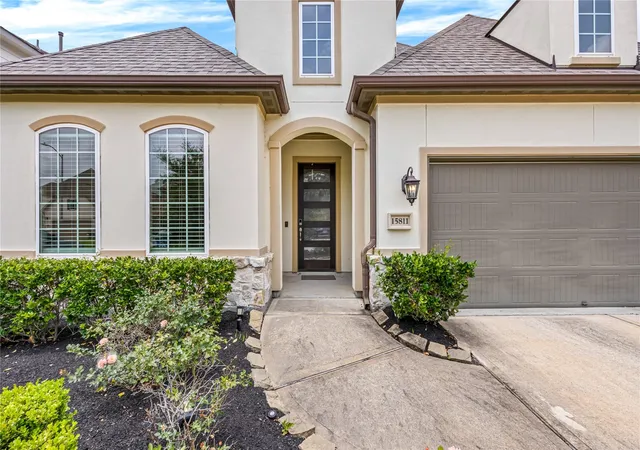 2nd image of 15811 Sunlit Falls Dr, Humble, TX 77346 | MLS# 49574239