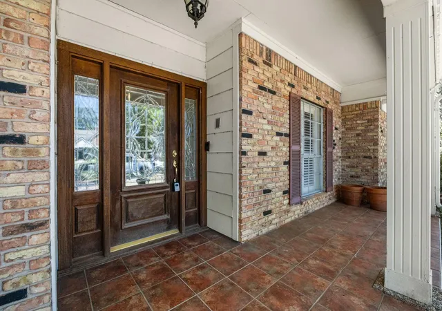 5th image of 11311 Cold Spring Dr, Houston, TX 77043 | MLS# 96775510