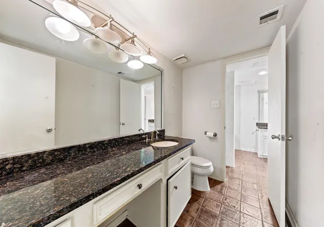image of 1829 Bering Dr, Houston, TX 77057