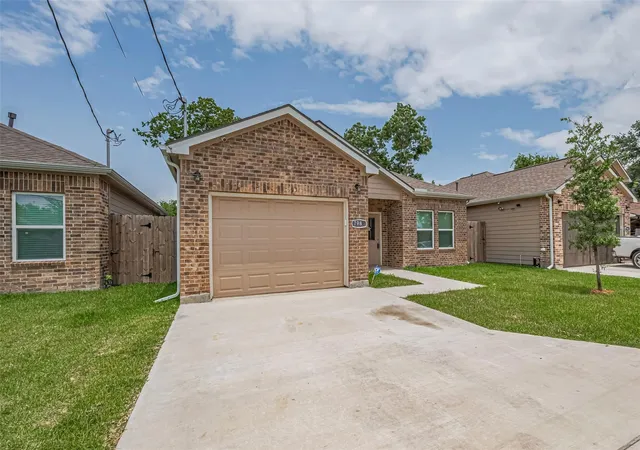 3rd image of 7981 Saint Louis St, Houston, TX 77028 | MLS# 3884649