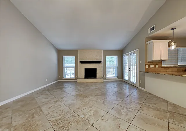 Photo 3 of Sale Pending at 41 Kittiwake Ct, Spring, TX 77380 | MLS# 16372778 | Listing updated on 2026-09-01