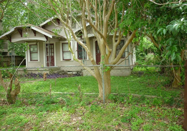 Photo 2 of Land for sale at 5227 Kiam St, Houston, TX 77007 | MLS# 11381169 | Listing updated on 2026-06-10