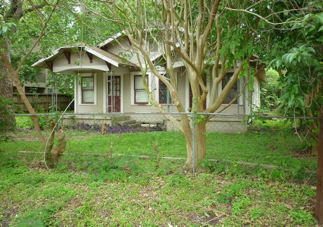 Photo 3 of Land for sale at 5227 Kiam St, Houston, TX 77007 | MLS# 11381169 | Listing updated on 2026-06-10