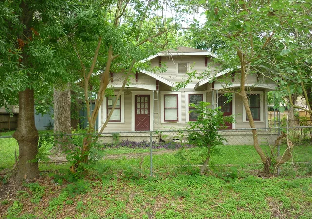Photo 3 of Land for sale at 5227 Kiam St, Houston, TX 77007 | MLS# 11381169 | Listing updated on 2026-06-10