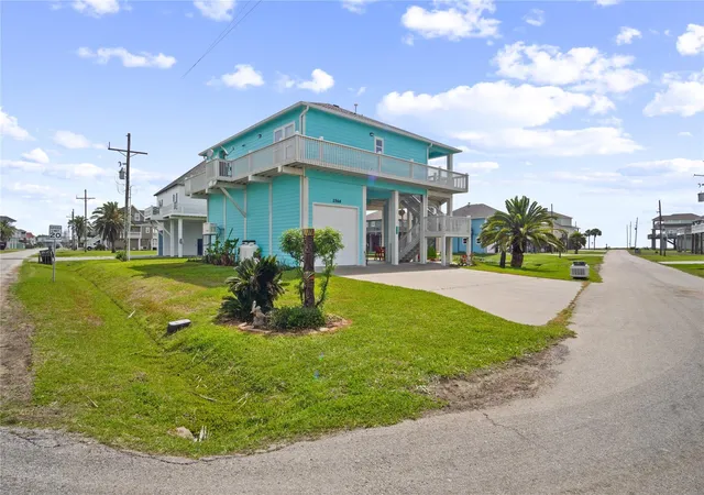 Photo 1 of Single family home for sale at 2566 Tide Dr, Port Bolivar, TX 77650 | MLS# 78089319 | Listing updated on 2026-09-14
